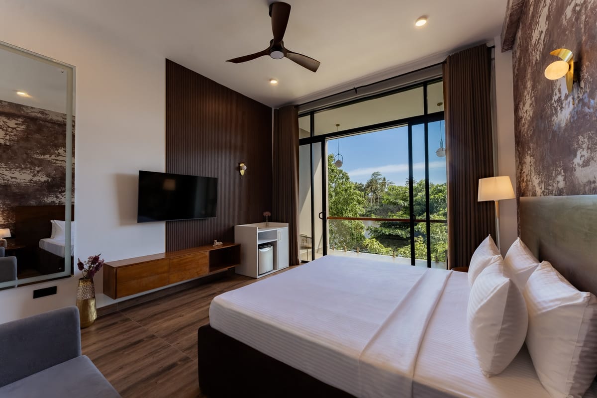 River View Room 2, large window onto the garden
