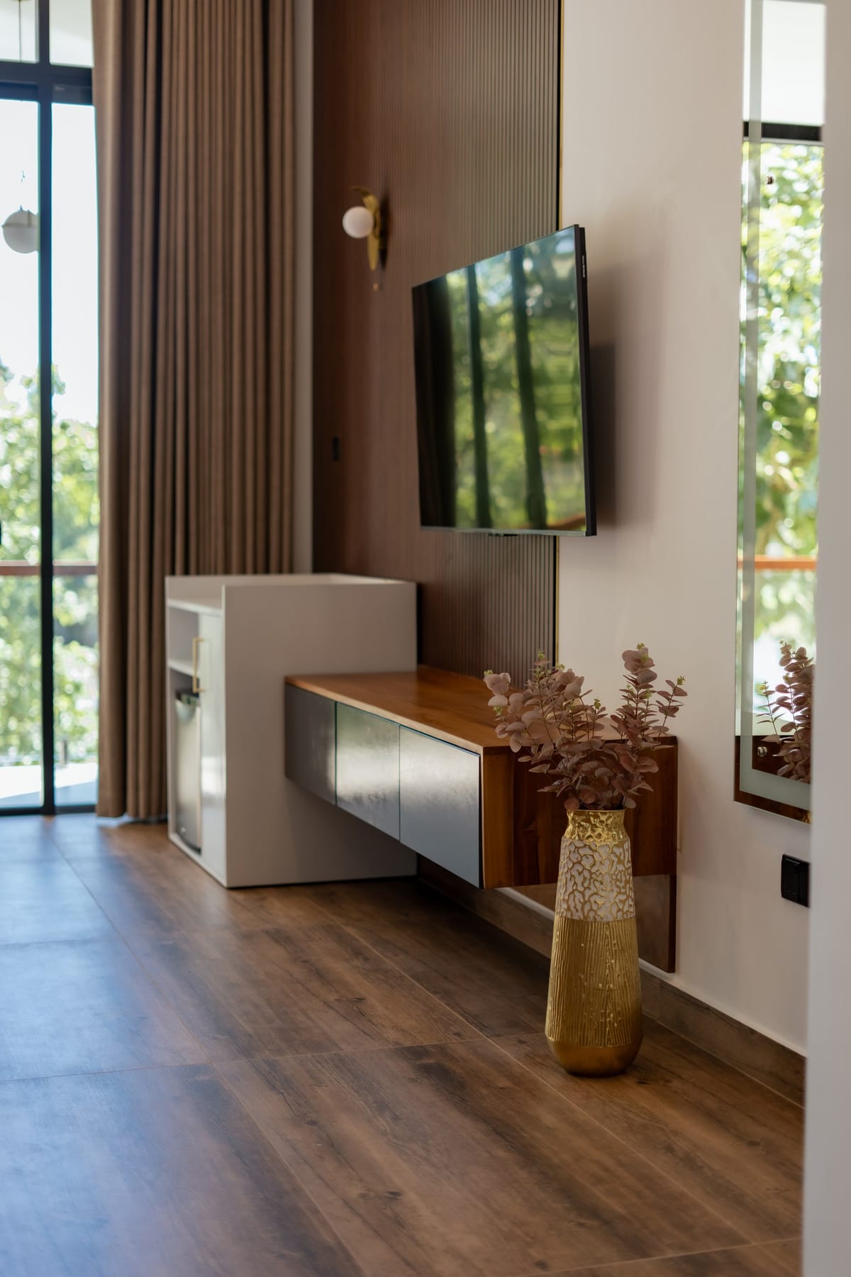 River View Room 3, TV corner facing the window